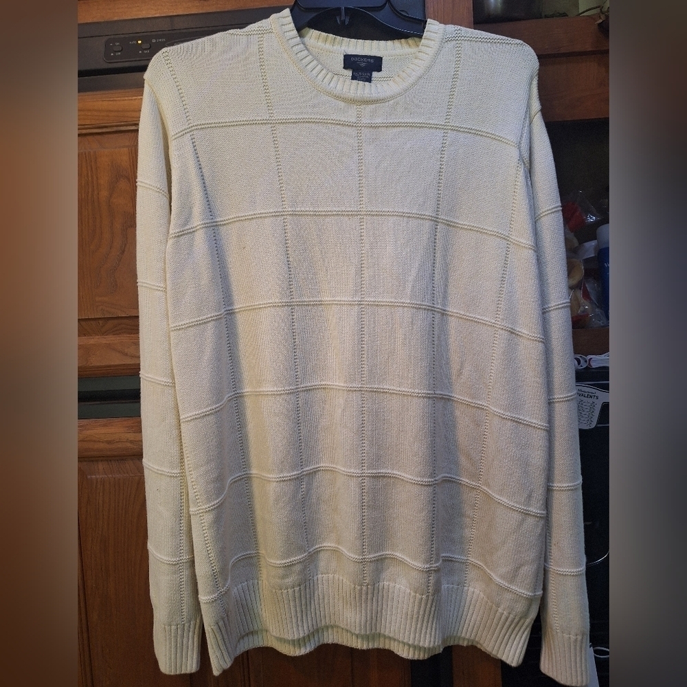 Dockers Men's Cream Crewneck Sweater